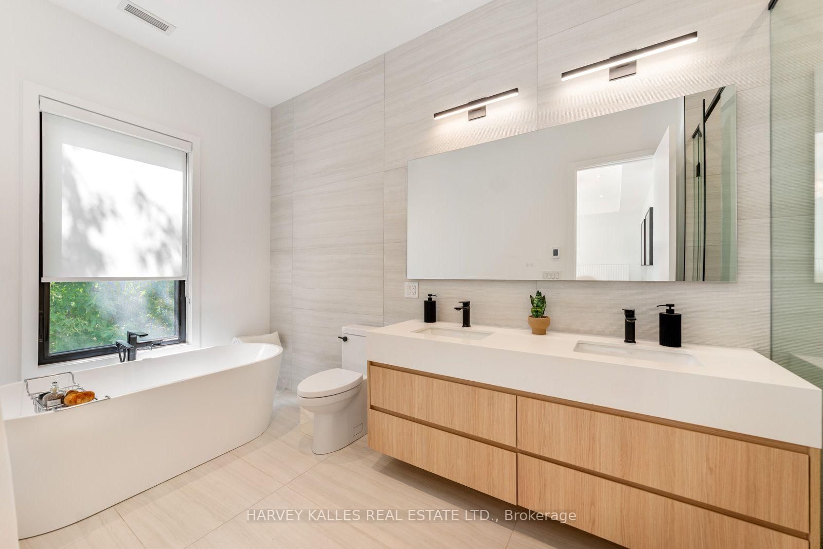 45 Gloucester Grove • Toronto, ON photo 14