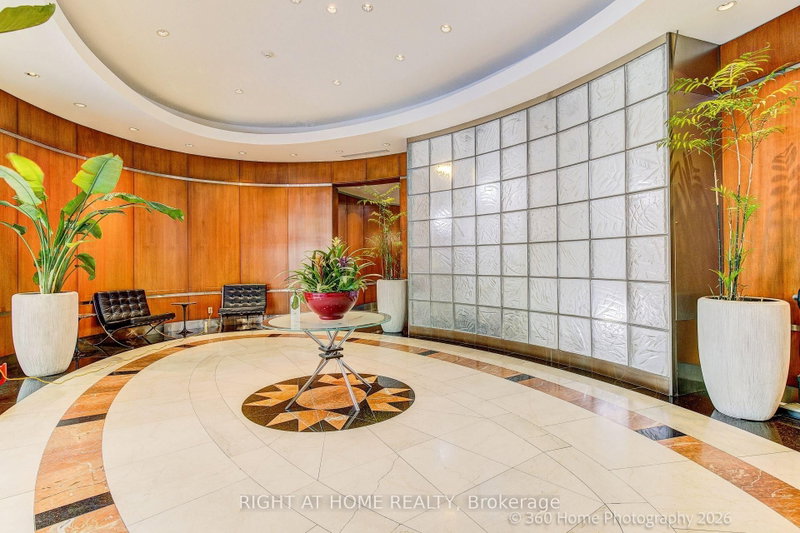 1907 - 1121 Bay Street