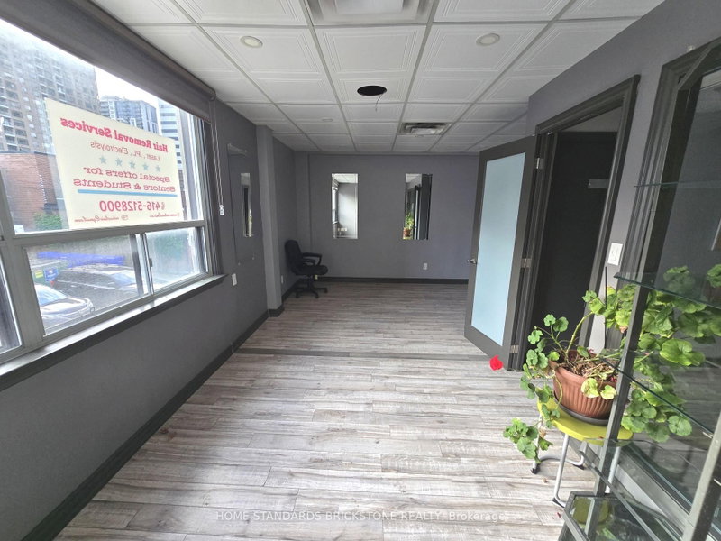20 Greenfield Ave photo 5