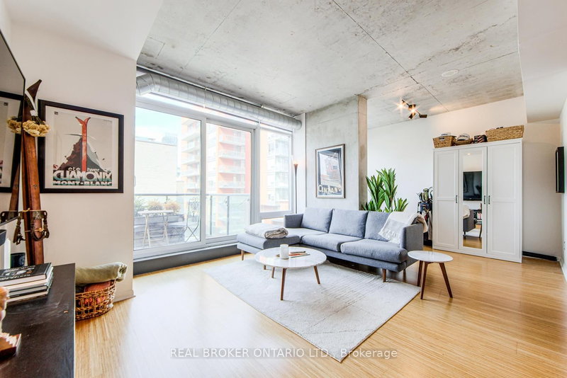 732 - 333 Adelaide Street E