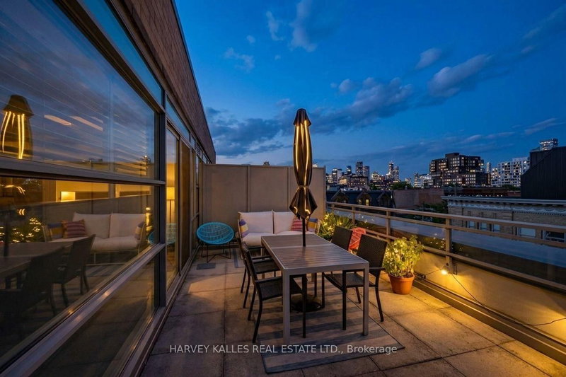 309 - 156 Portland Street