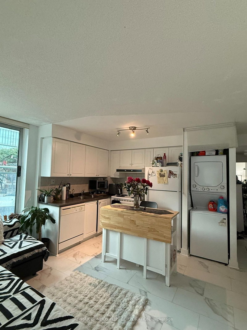 222 - 650 QUEENS Quay W