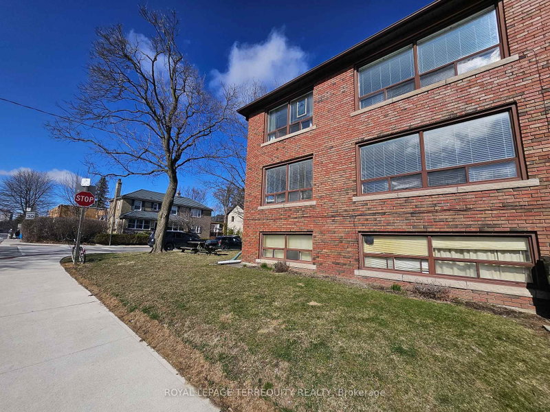 3 - 401 Winnett Avenue