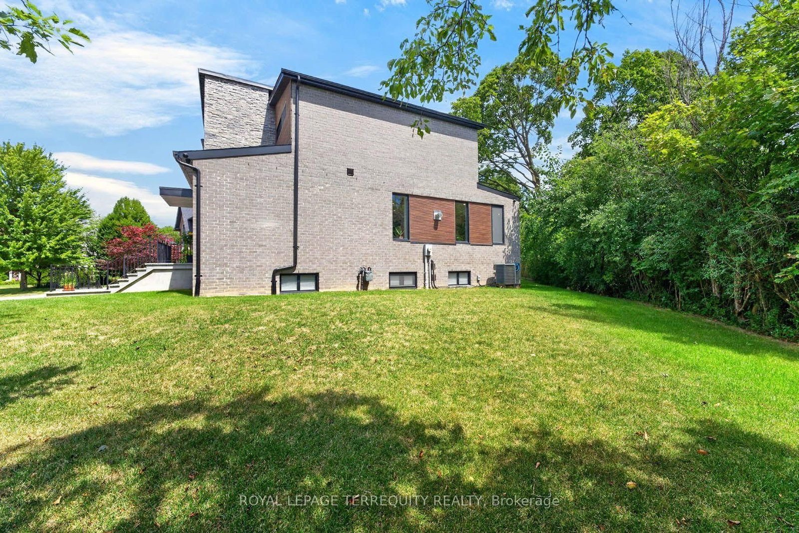 35 Tottenham Road • Toronto, ON photo 50