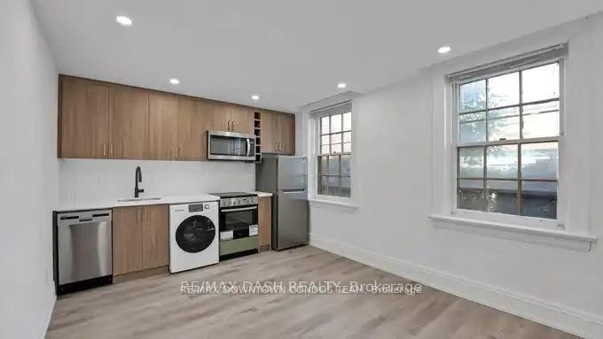 30 - 917 St Clair Avenue W