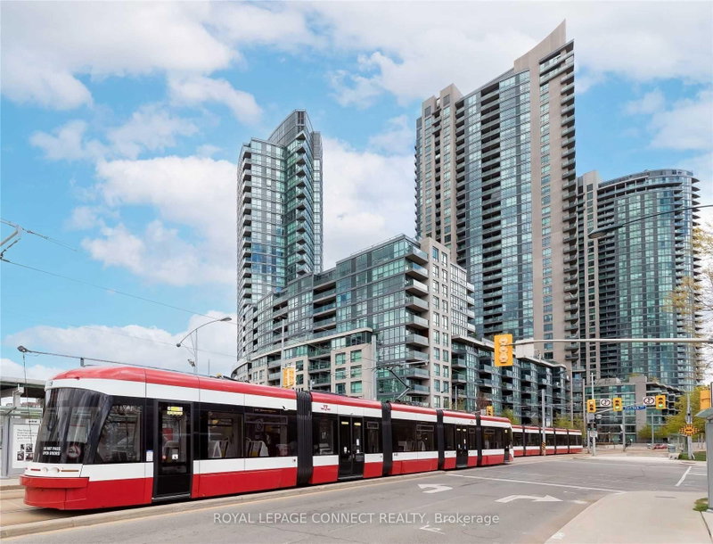 2812 - 215 Fort York Boulevard