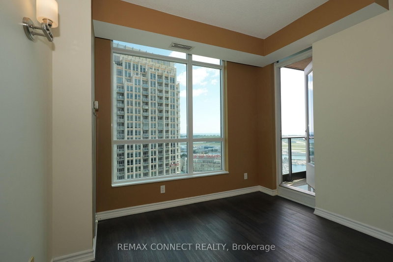 2812 - 215 Fort York Boulevard