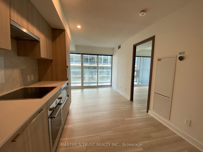 716 - 17 Bathurst Street