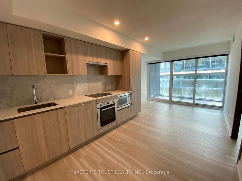 716 - 17 Bathurst Street