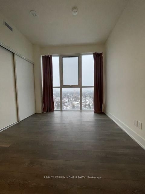 180 Fairview Mall Dr photo 4