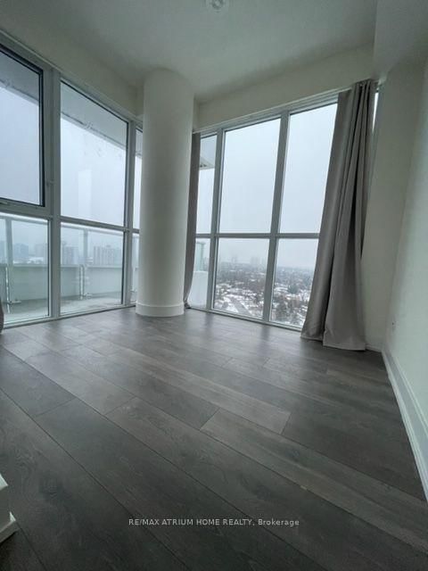 180 Fairview Mall Dr photo 5