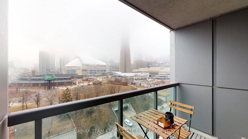 1015 - 25 Lower Simcoe Street N