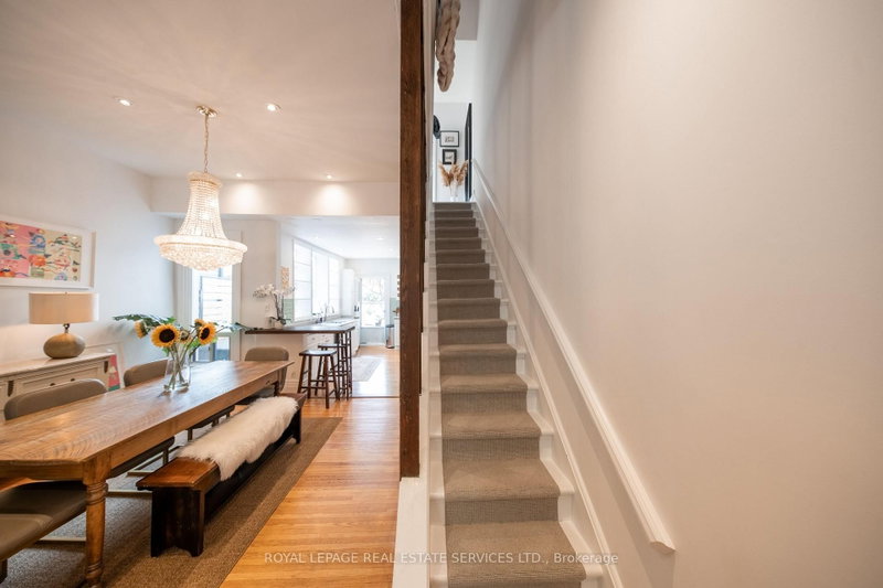 8 Henderson Avenue