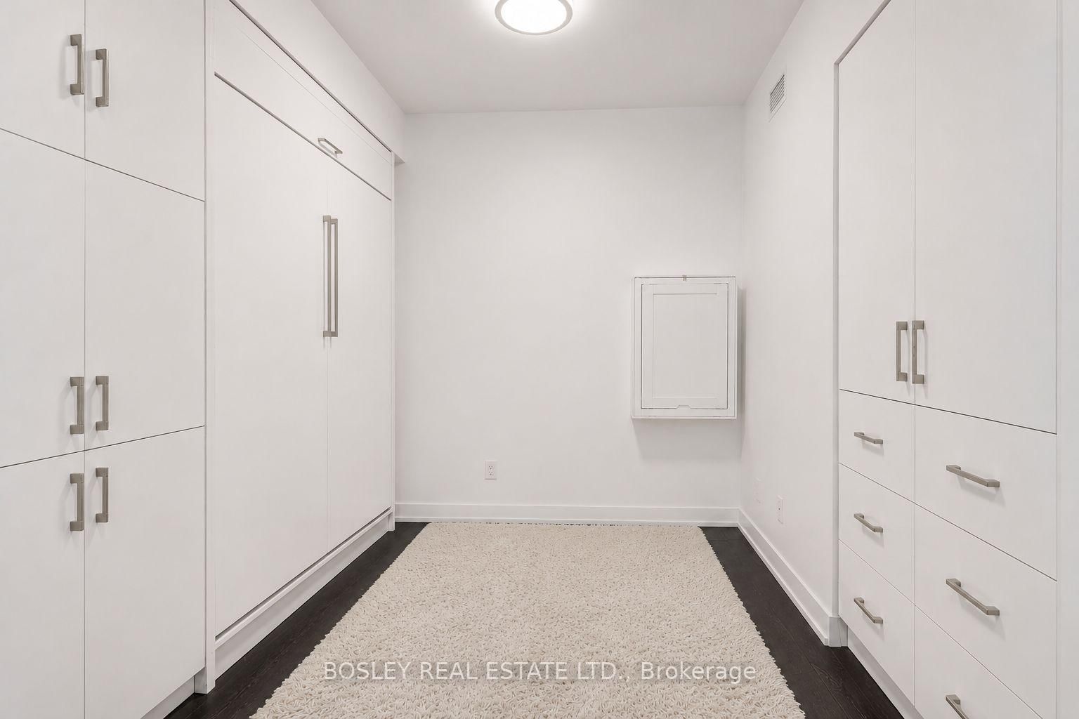 223 St Clair Avenue • #209 • Toronto, ON photo 8