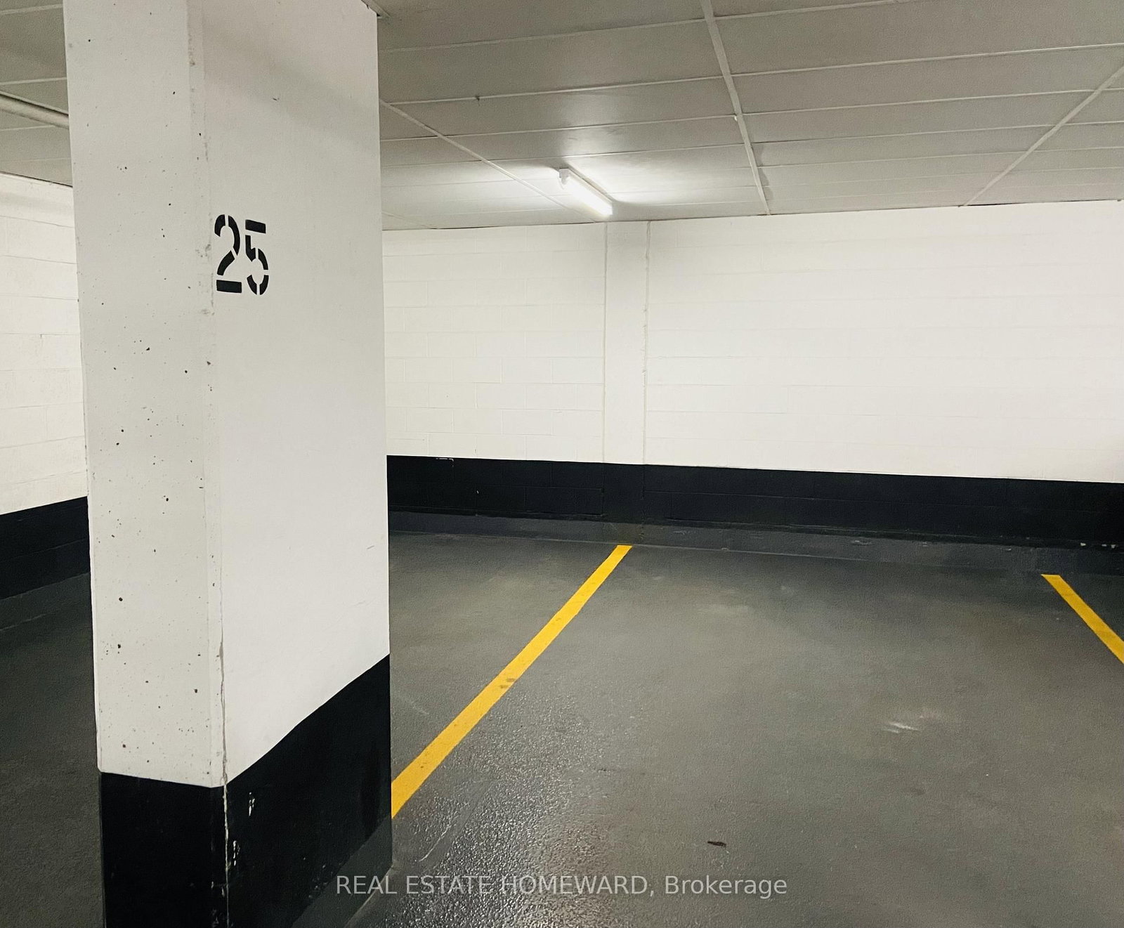 51 Trolley Crescent • #817 • Toronto, ON photo 25