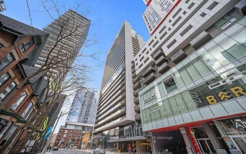 205 - 330 Richmond Street W