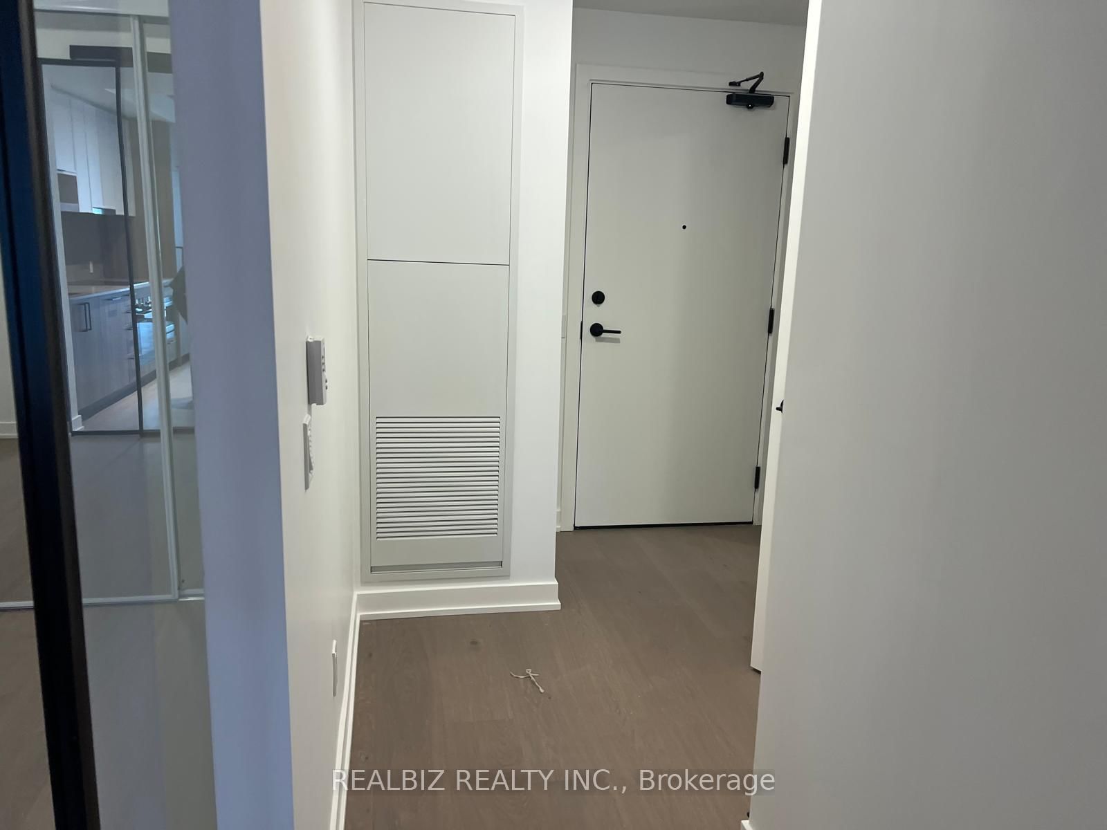91 Montclair Avenue • #823 • Toronto, ON photo 16