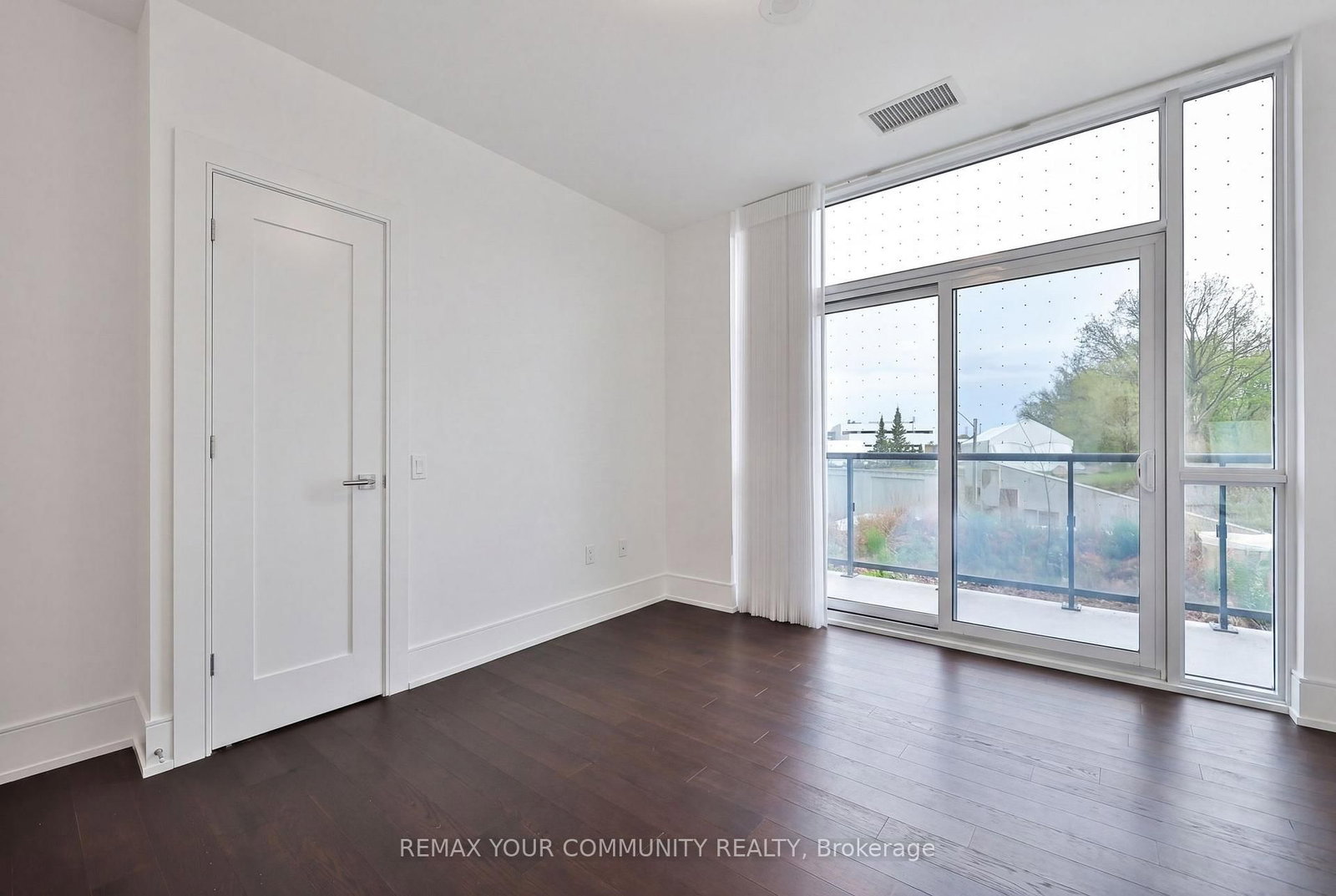 10 Inn On The Park Drive • #110 • Toronto, ON photo 17