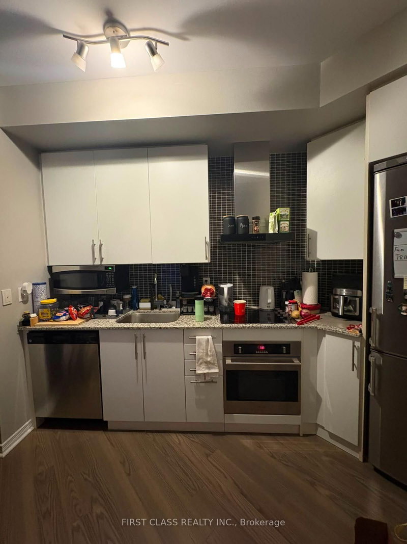 1710 - 352 Front Street W