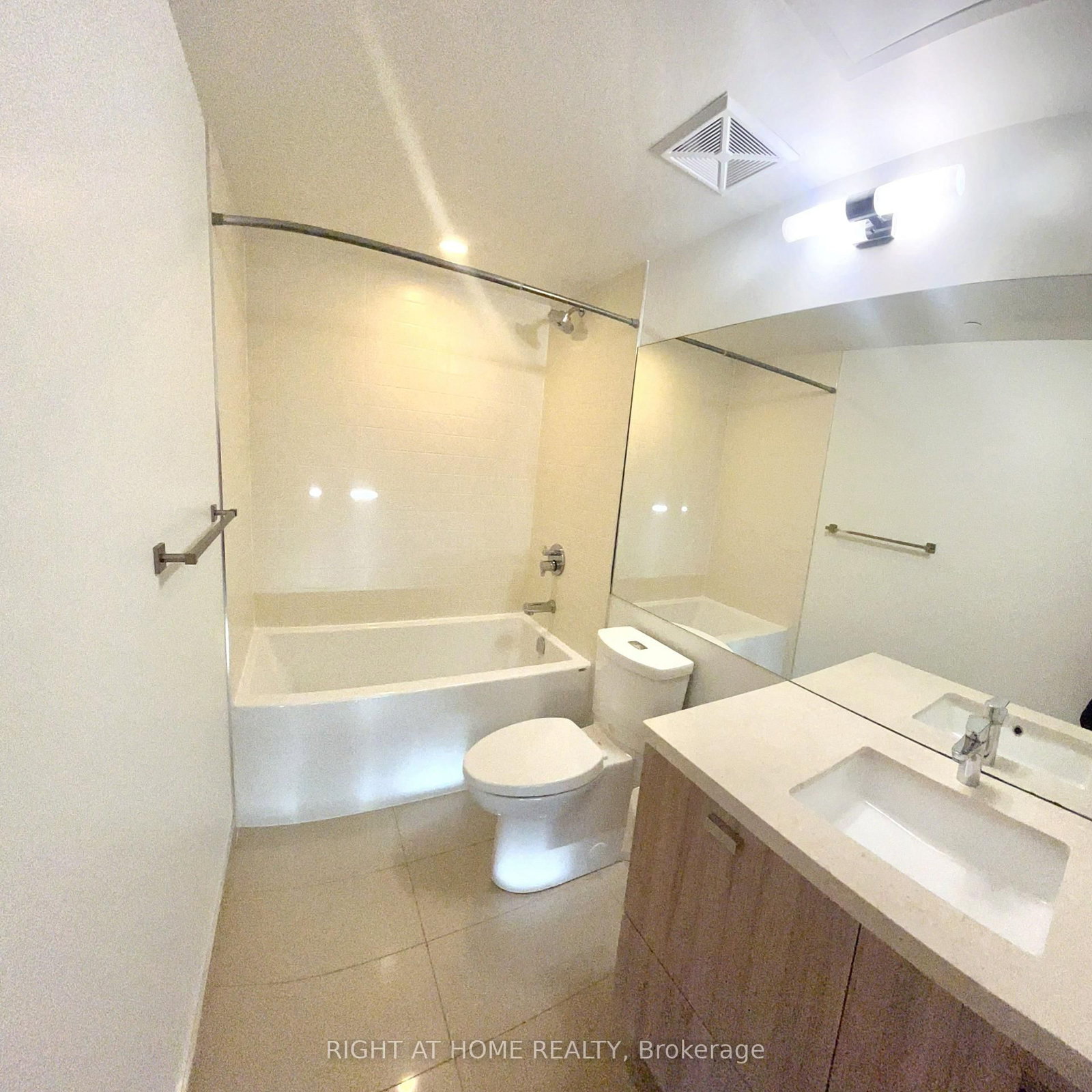 Condo for lease at 3904-290 Adelaide Street, Toronto, Ontario, M5V 1P6 - Waterfront Communities C1 - MLS: C13712512
