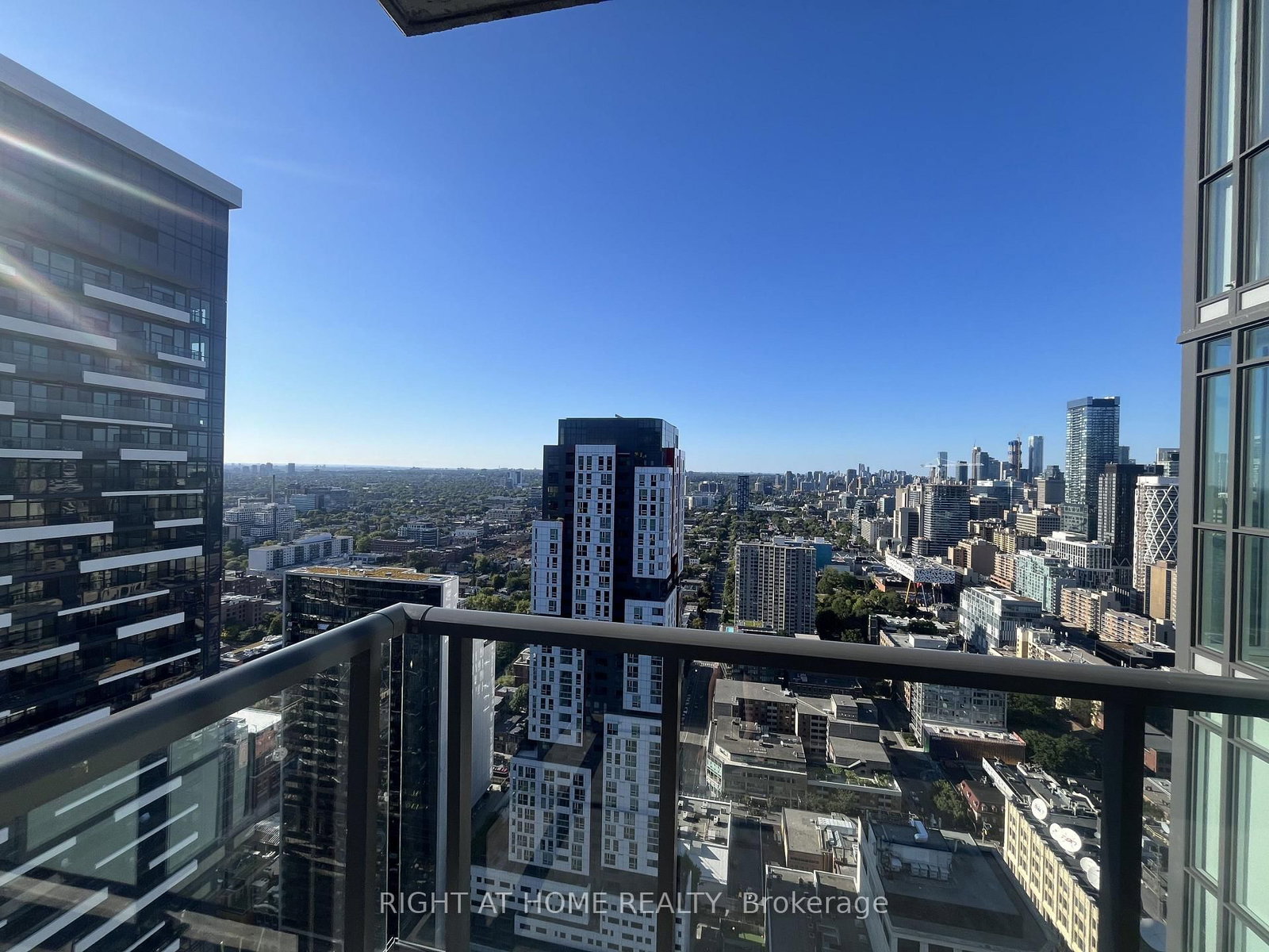 Condo for lease at 3904-290 Adelaide Street, Toronto, Ontario, M5V 1P6 - Waterfront Communities C1 - MLS: C13712512