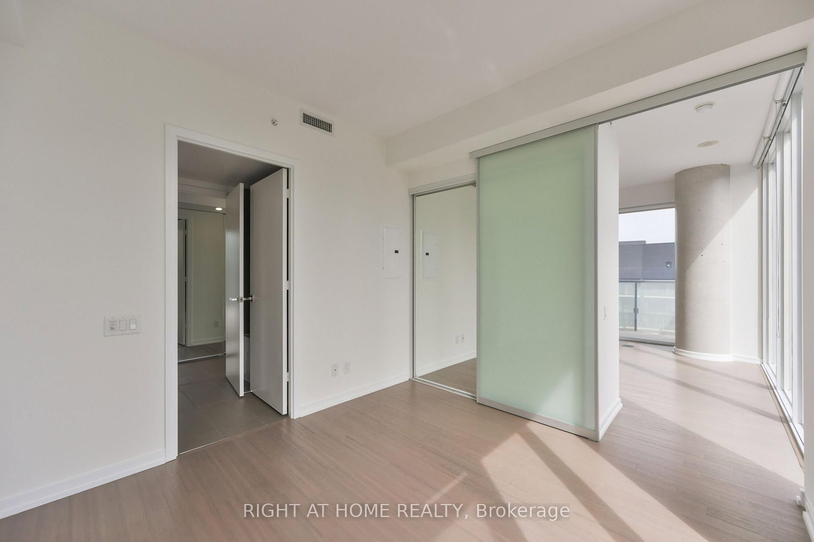 Condo for lease at 3903-101 Peter Street, Toronto, Ontario, M5V 2G9 - Waterfront Communities C1 - MLS: C13712528