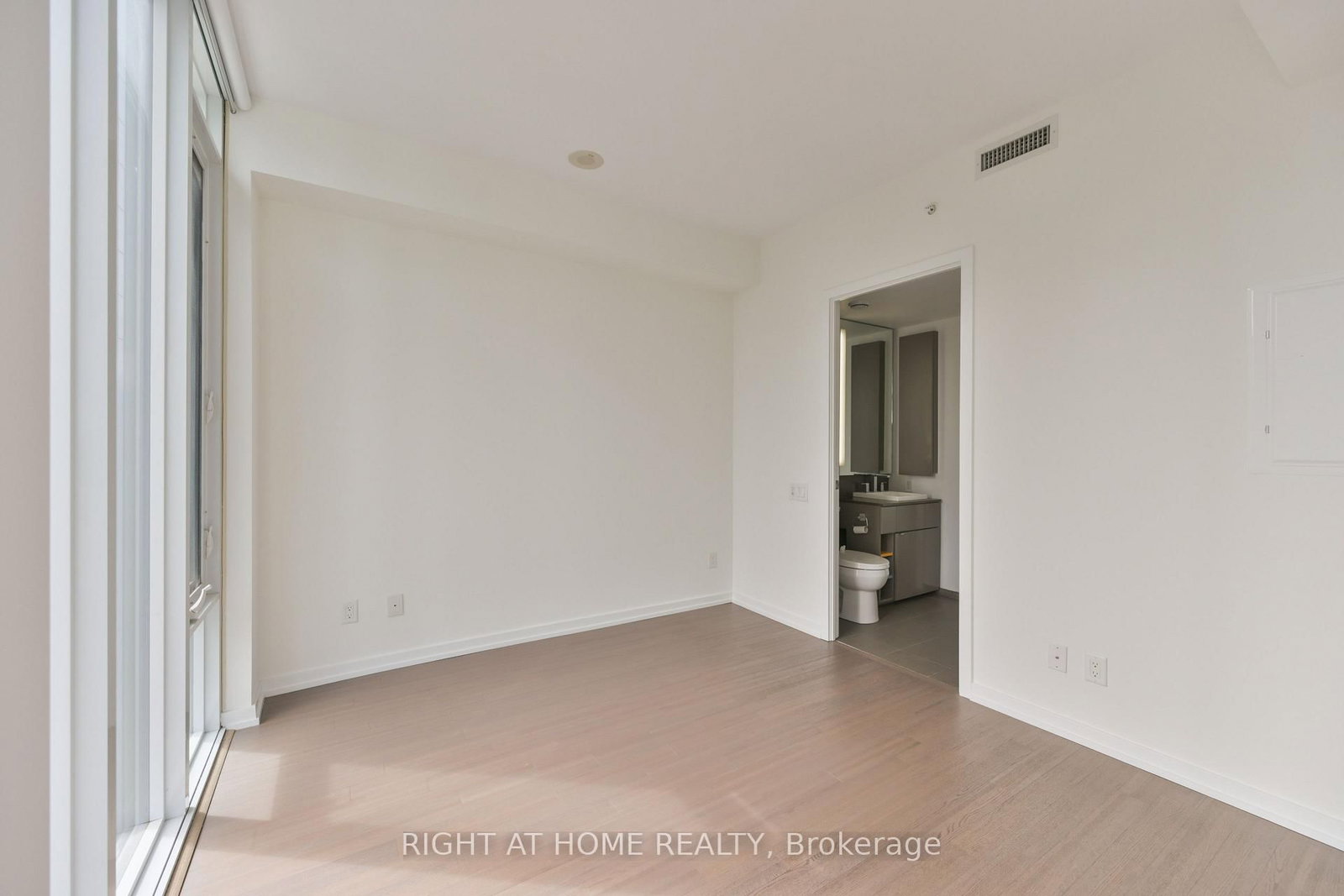 Condo for lease at 3903-101 Peter Street, Toronto, Ontario, M5V 2G9 - Waterfront Communities C1 - MLS: C13712528