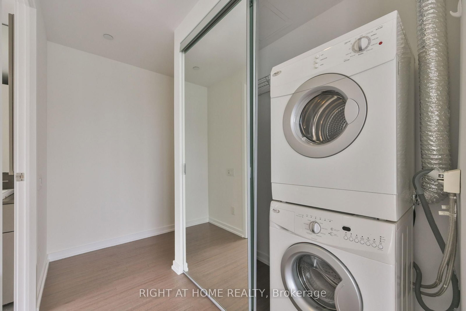 Condo for lease at 3903-101 Peter Street, Toronto, Ontario, M5V 2G9 - Waterfront Communities C1 - MLS: C13712528
