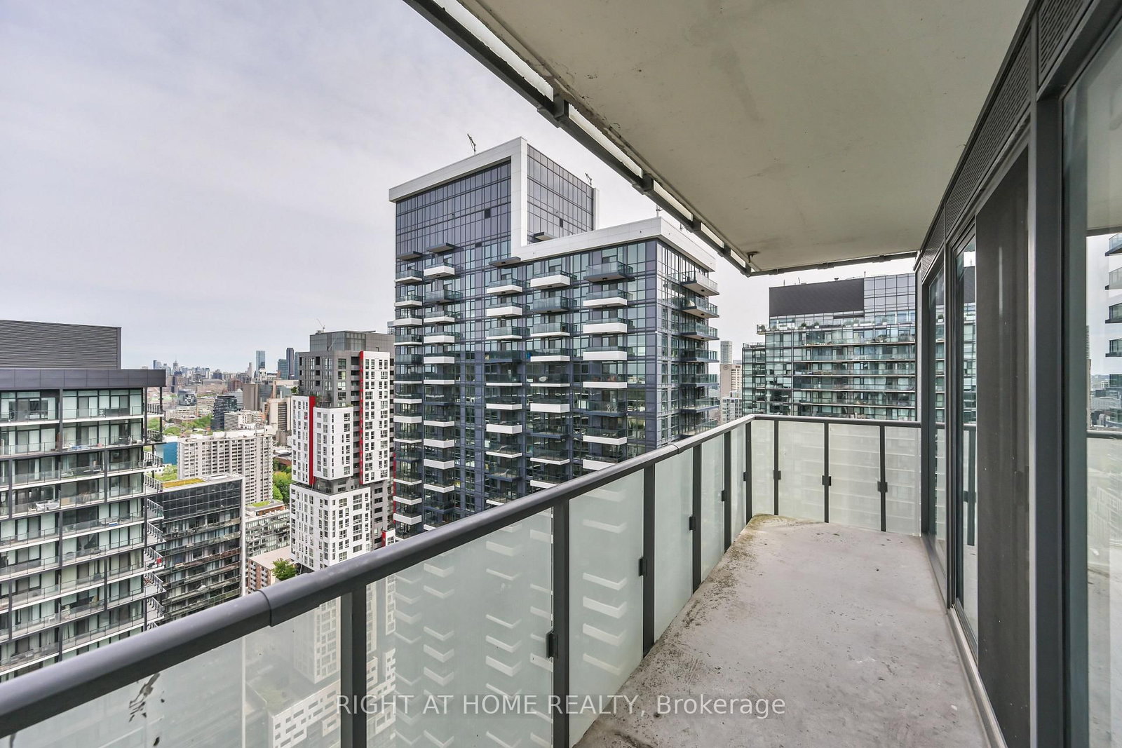 Condo for lease at 3903-101 Peter Street, Toronto, Ontario, M5V 2G9 - Waterfront Communities C1 - MLS: C13712528
