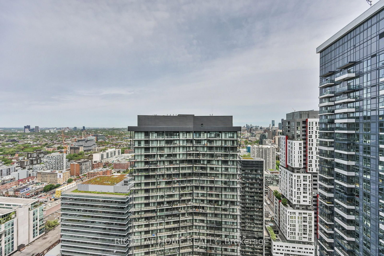Condo for lease at 3903-101 Peter Street, Toronto, Ontario, M5V 2G9 - Waterfront Communities C1 - MLS: C13712528