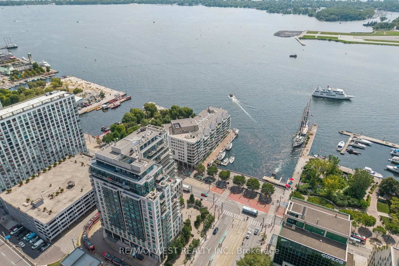1104 - 410 Queens Quay W