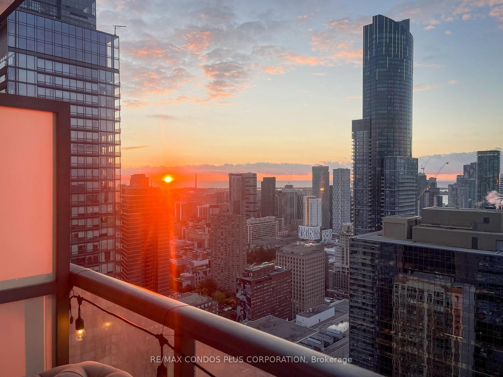 38 Grenville Street • #4404 • Toronto, ON photo 17