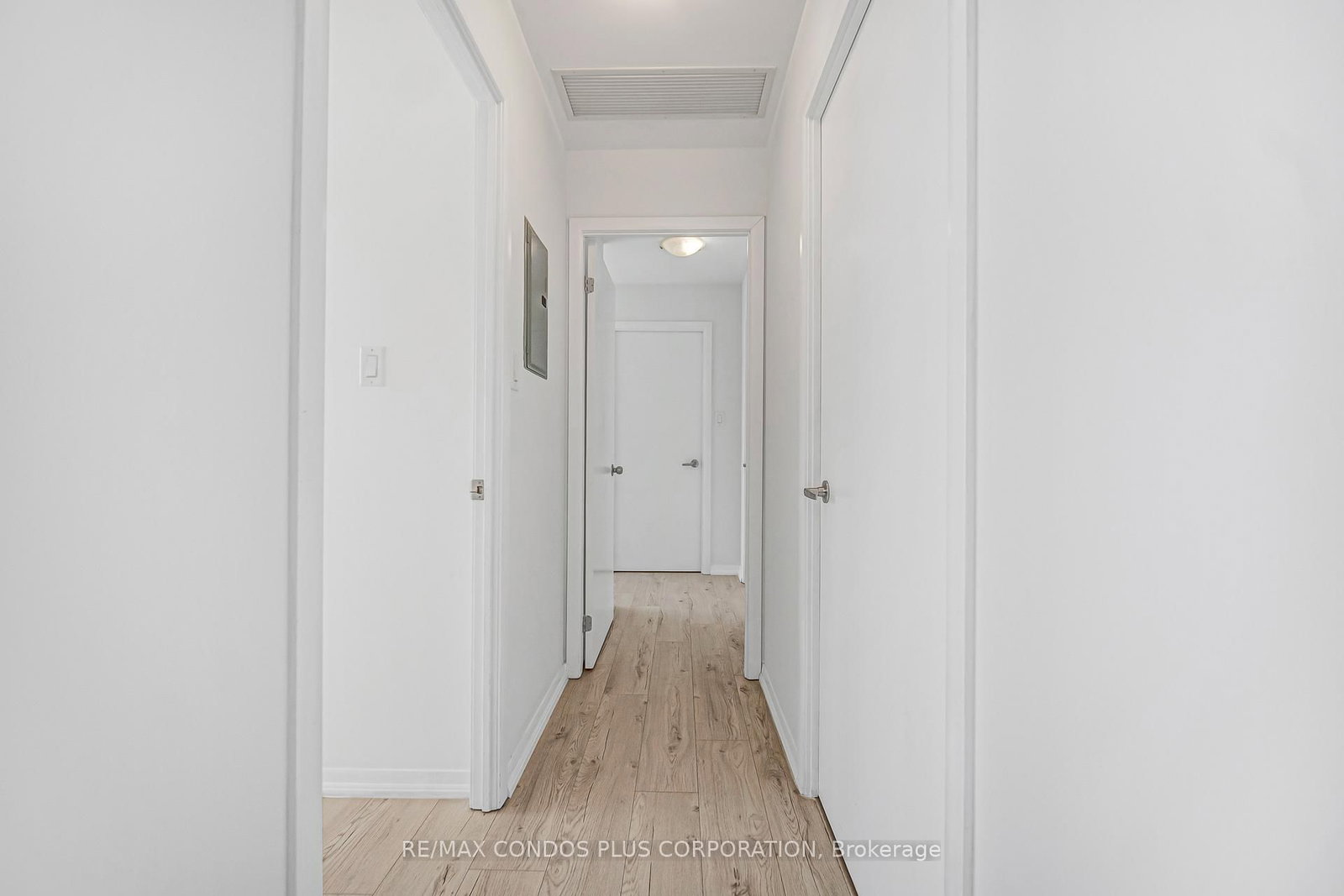 38 Grenville Street • #4404 • Toronto, ON photo 24