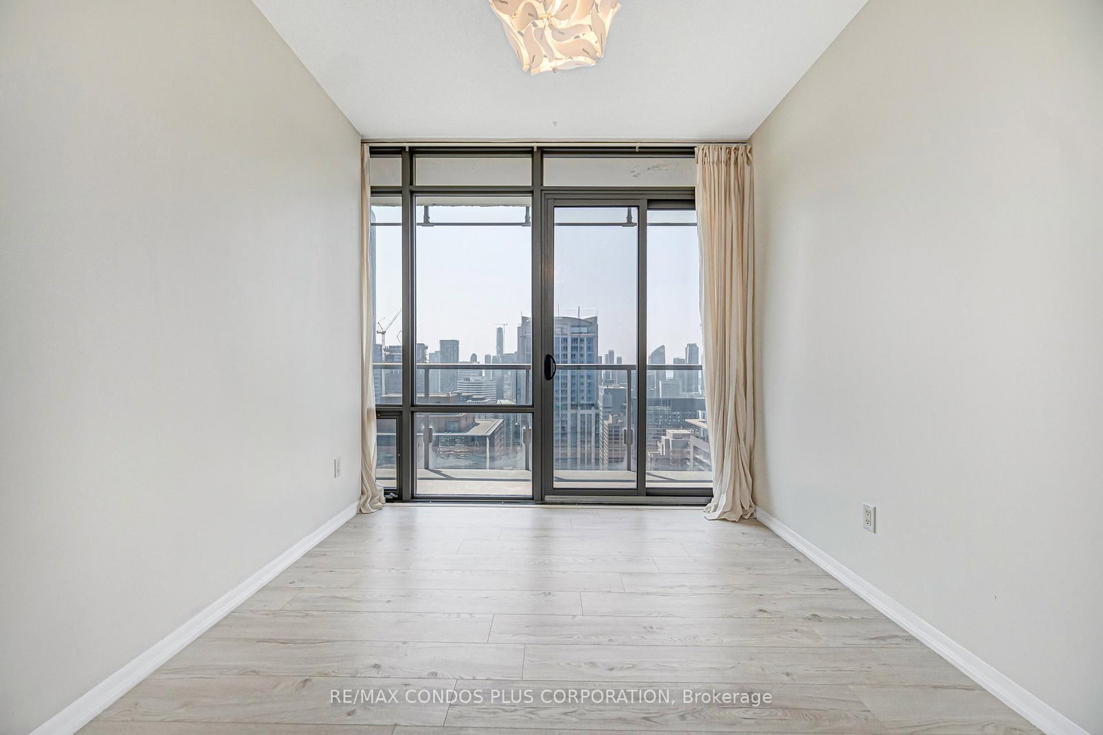 38 Grenville Street • #4404 • Toronto, ON photo 27