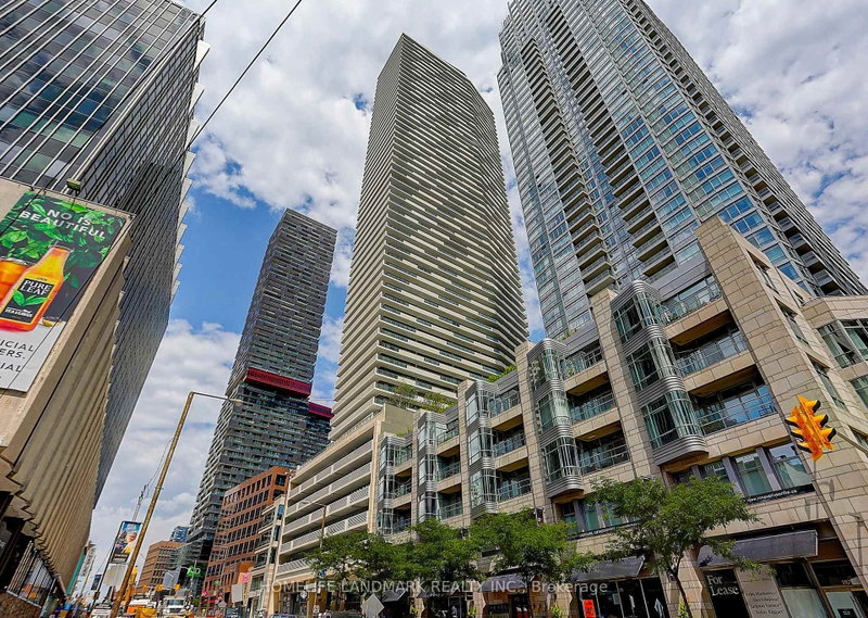 3304 - 2221 Yonge Street