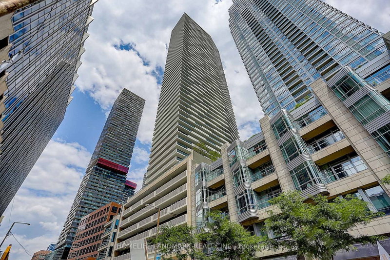 3304 - 2221 Yonge Street