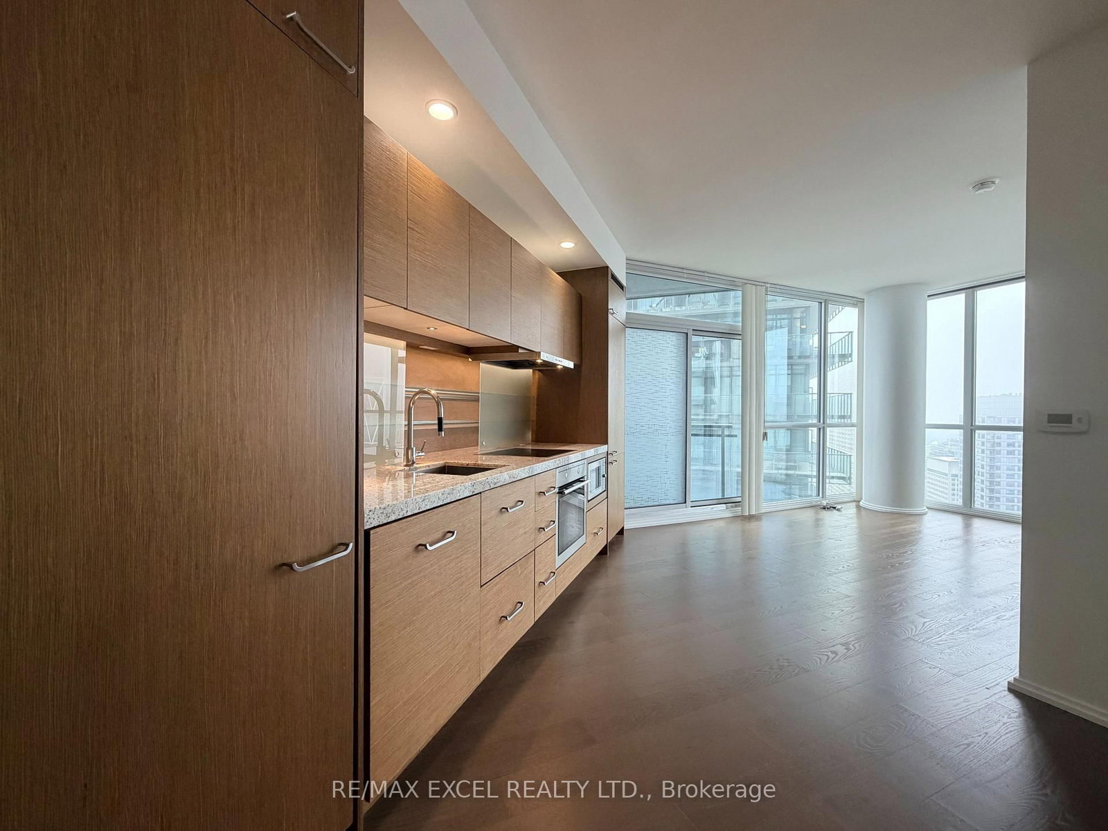 45 Charles Street E • #4606 • Toronto, ON photo 16