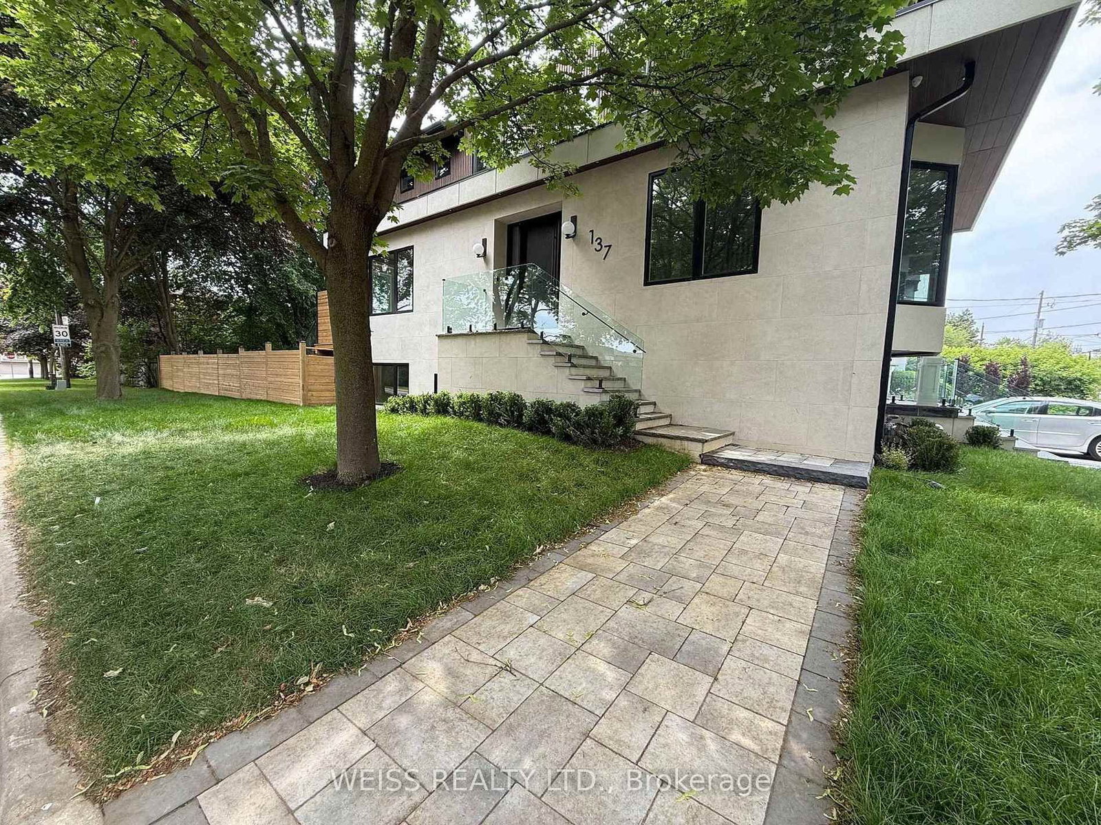 137 Bannockburn Avenue • Toronto, ON photo 21