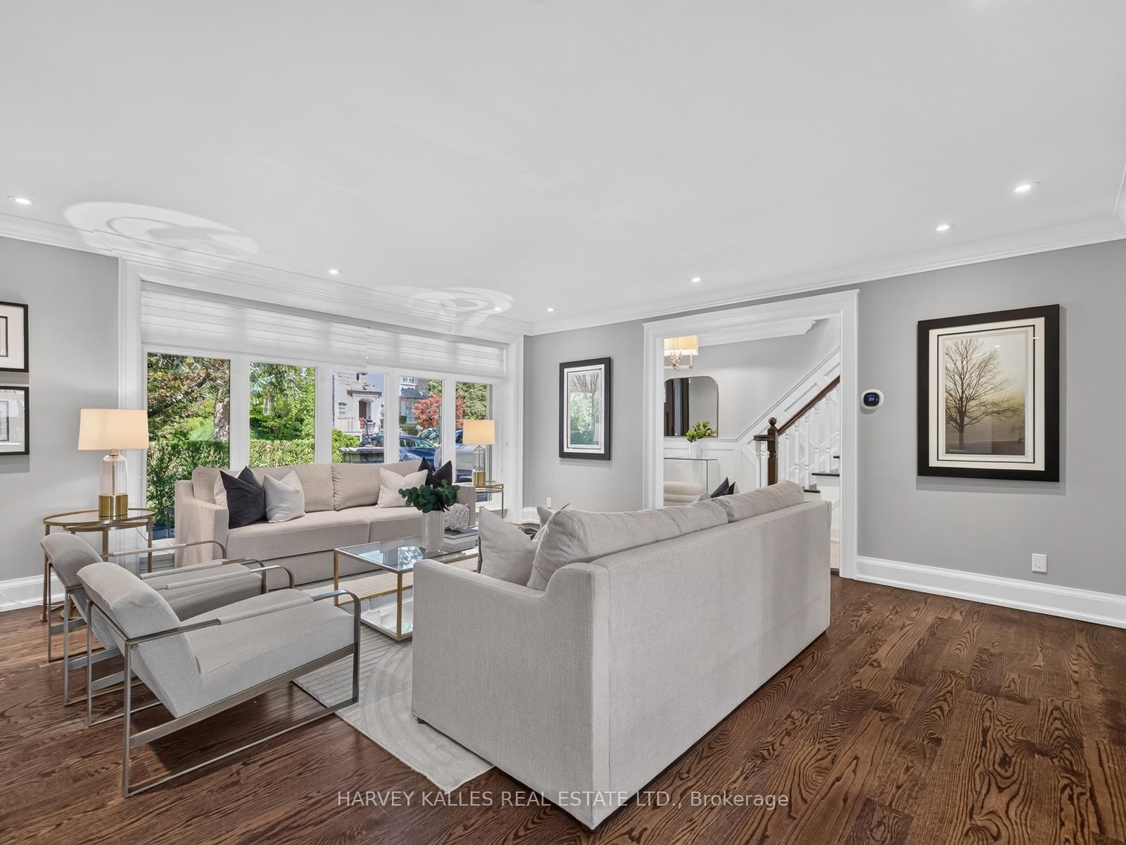 107 Stratford Crescent • Toronto, ON photo 9