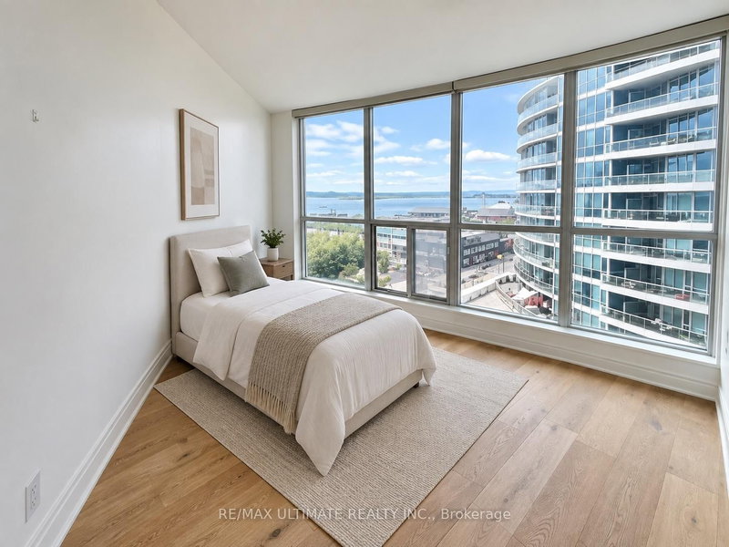 912 - 208 Queens Quay W