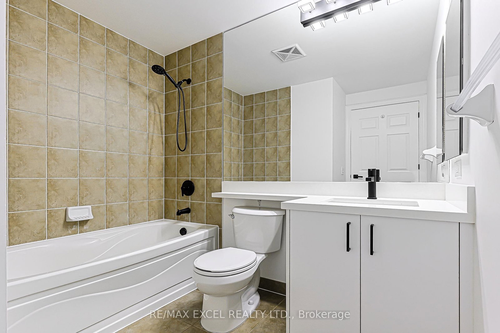 25 Greenview Avenue • #PH 18 • Toronto, ON photo 39