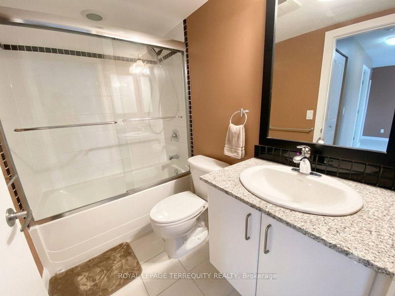 1009 - 33 Sheppard Avenue E