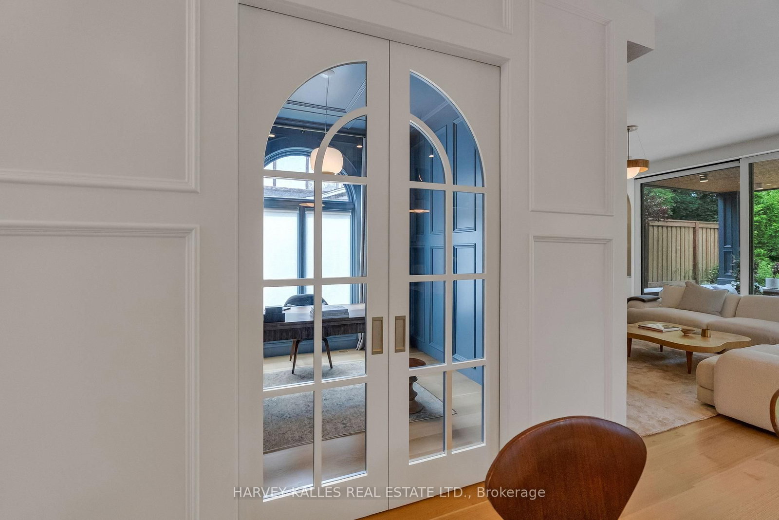 82 Sherwood Avenue • Toronto, ON photo 10