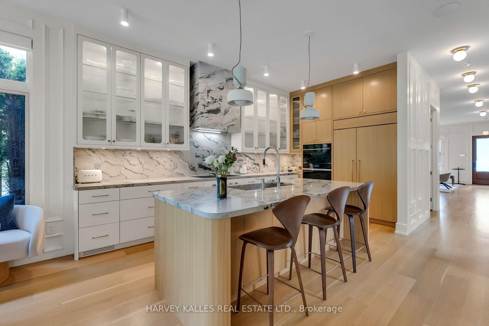 82 Sherwood Avenue • Toronto, ON photo 12