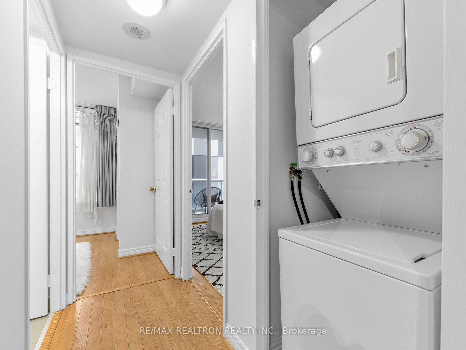 43 Eglinton Avenue E • #510 • Toronto, ON photo 16