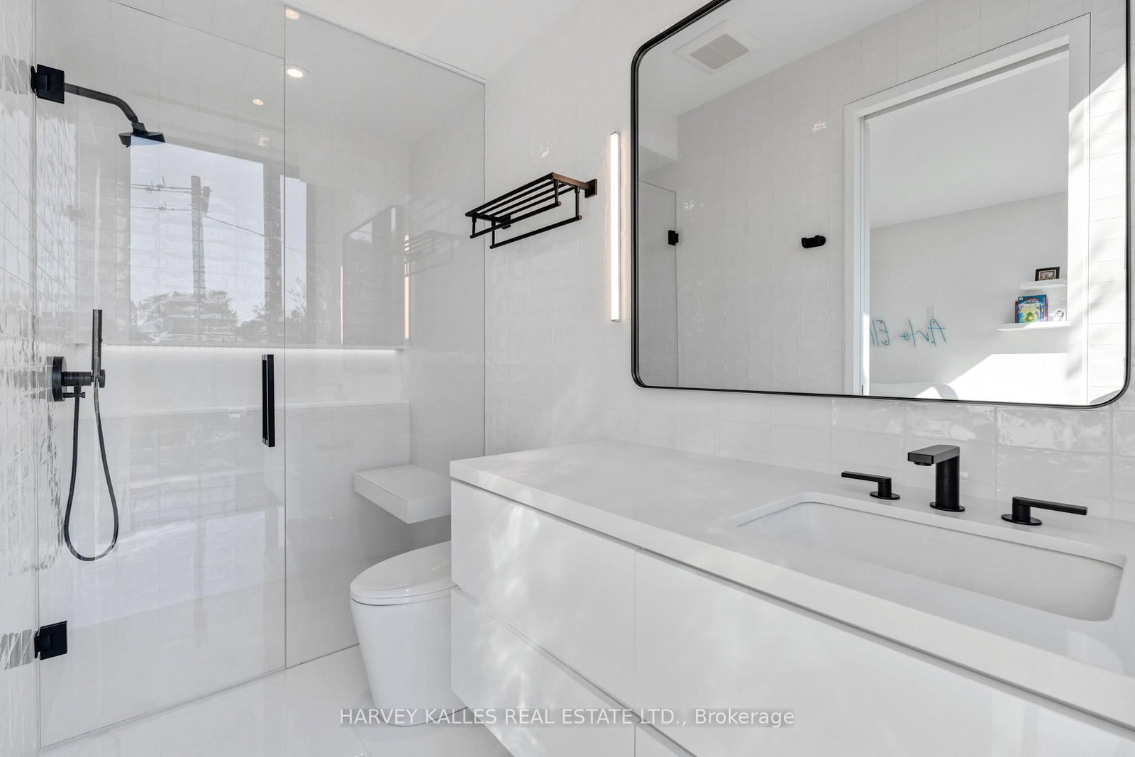 40 Thelma Avenue • Toronto, ON photo 10
