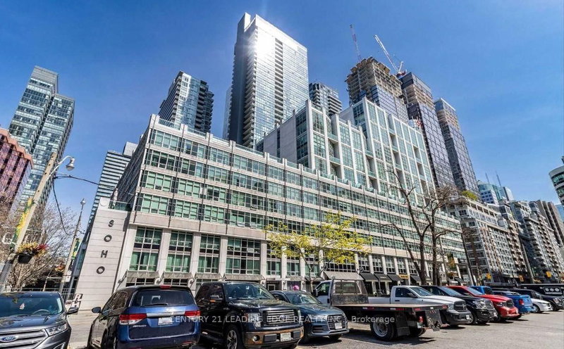 203 - 350 Wellington Street W