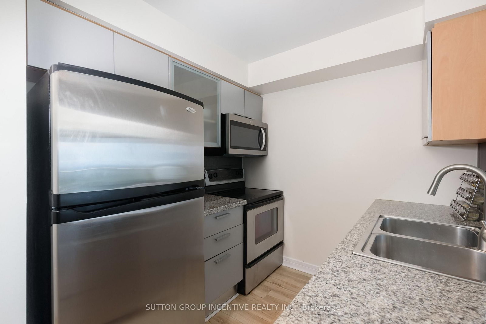 18 Harrison Garden Boulevard • #2409 • Toronto, ON photo 6