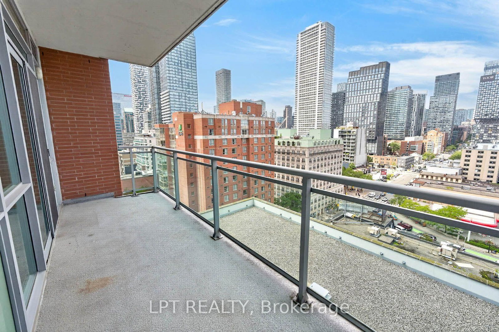 112 George Street • #1202 • Toronto, ON photo 21