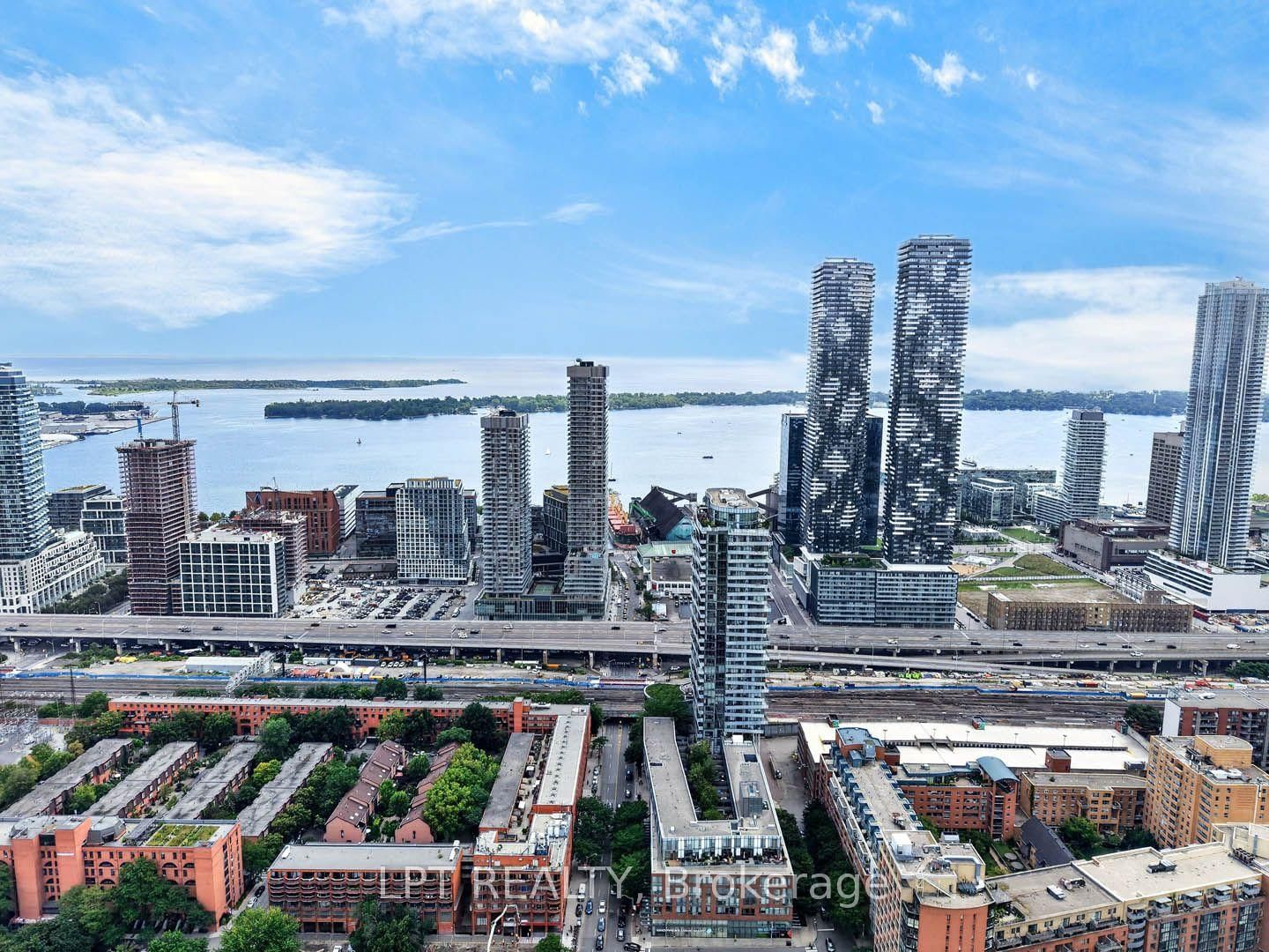 112 George Street • #1202 • Toronto, ON photo 39